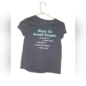 7/20. Wound Up Gray Graphic Tee (PRICE IS FIRM IF YOUR JUST BUYING THIS ITEM)